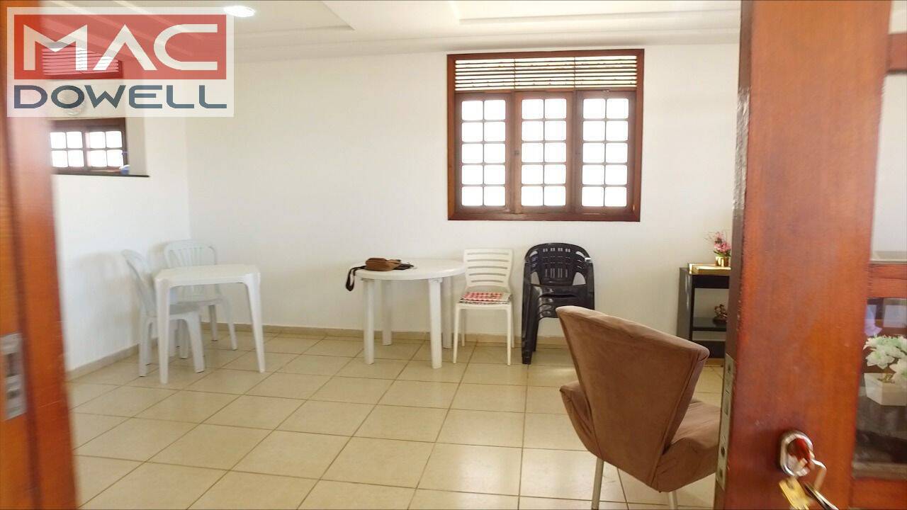 Casa à venda com 4 quartos, 265m² - Foto 16