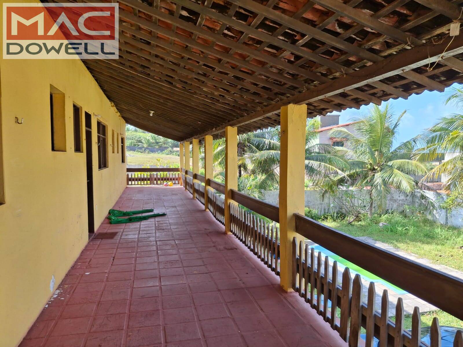Casa à venda com 4 quartos, 250m² - Foto 1