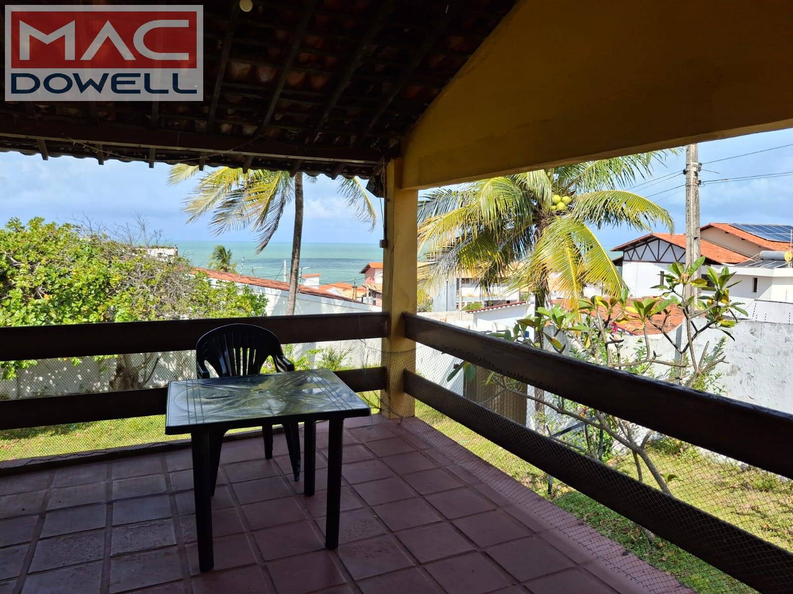Casa à venda com 4 quartos, 250m² - Foto 2