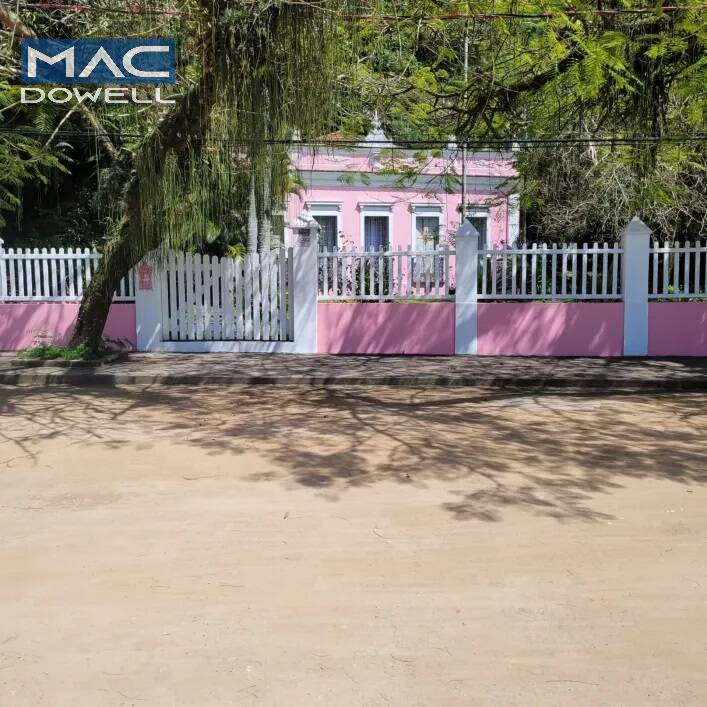 Casa, 6 quartos, 280 m² - Foto 1